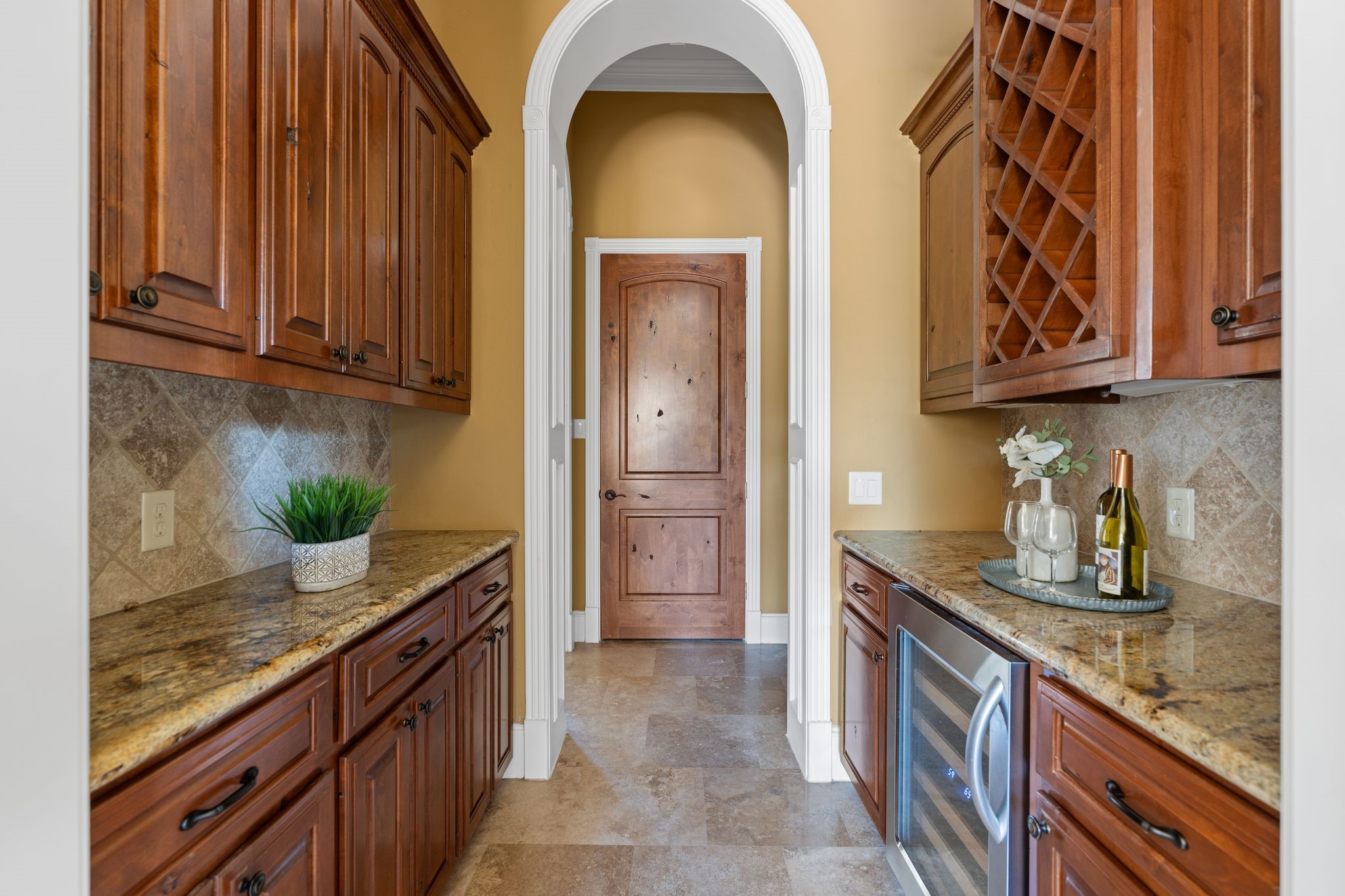 16502 Glorietta Turn Houston, TX 77068 - Photo 21 of 50 Butlers pantry adjacent to dining room