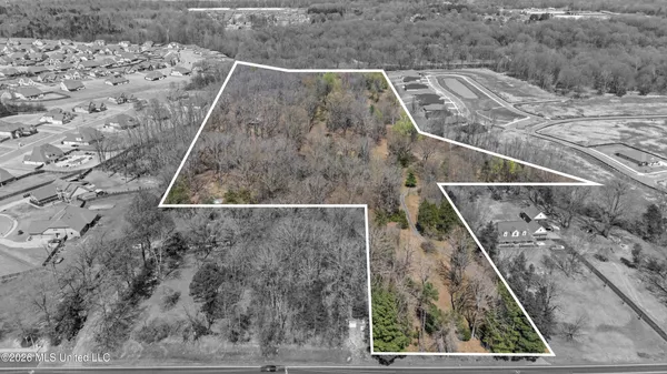 $475,000 | 8730 College Road, Olive Branch, MS 38654