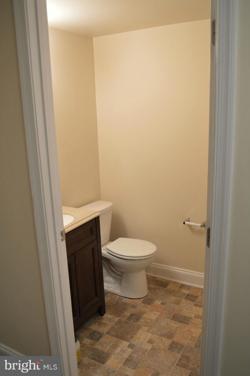1917 Penhall Road Dundalk, MD 21222 - Photo 14 of 17 Bath