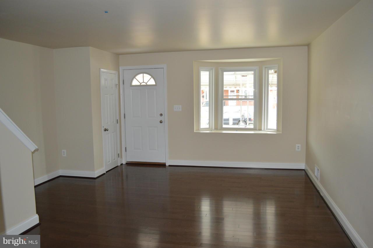1917 Penhall Road Dundalk, MD 21222 - Photo 4 of 17 Living Room