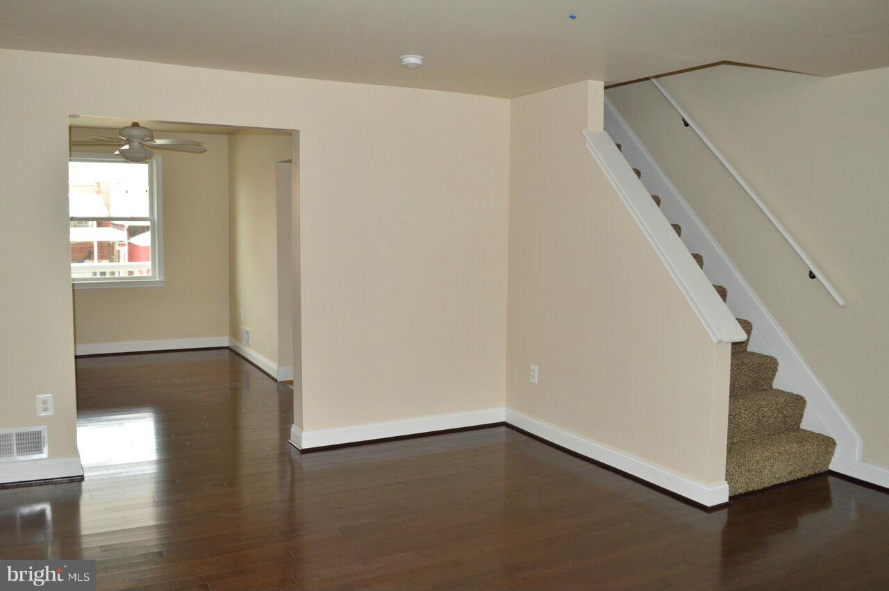 1917 Penhall Road Dundalk, MD 21222 - Photo 6 of 17 Living Room