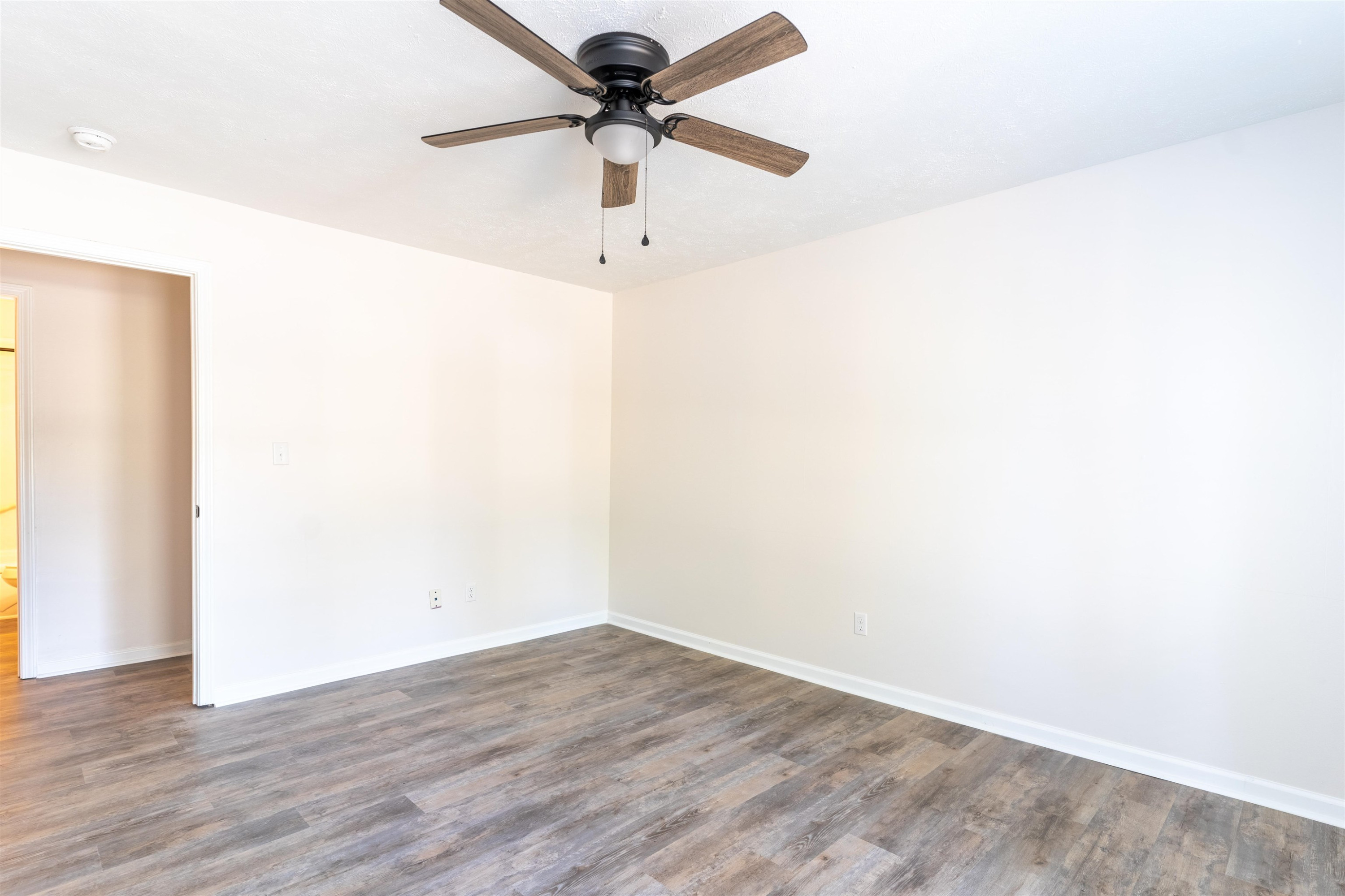 98 Ridgeoak Place Jackson, TN 38305 - Photo 18 of 23 a view of a big room with wooden floor