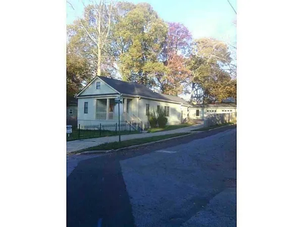 $2,275 | 3296 Myrtle Street, Atlanta, GA 30337