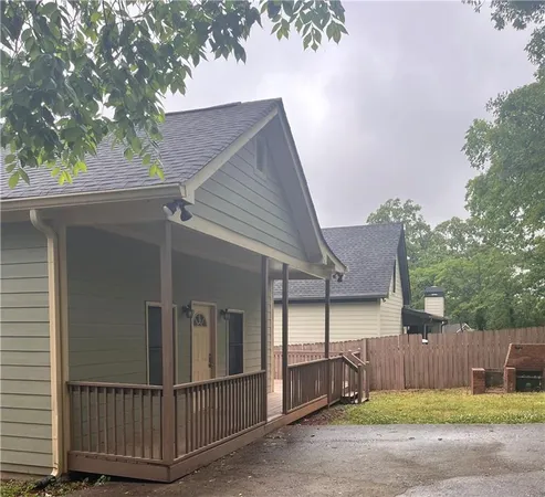 $2,275 | 3296 Myrtle Street, Atlanta, GA 30337