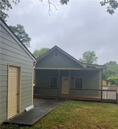 $2,275 | 3296 Myrtle Street, Atlanta, GA 30337