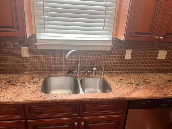 $2,275 | 3296 Myrtle Street, Atlanta, GA 30337