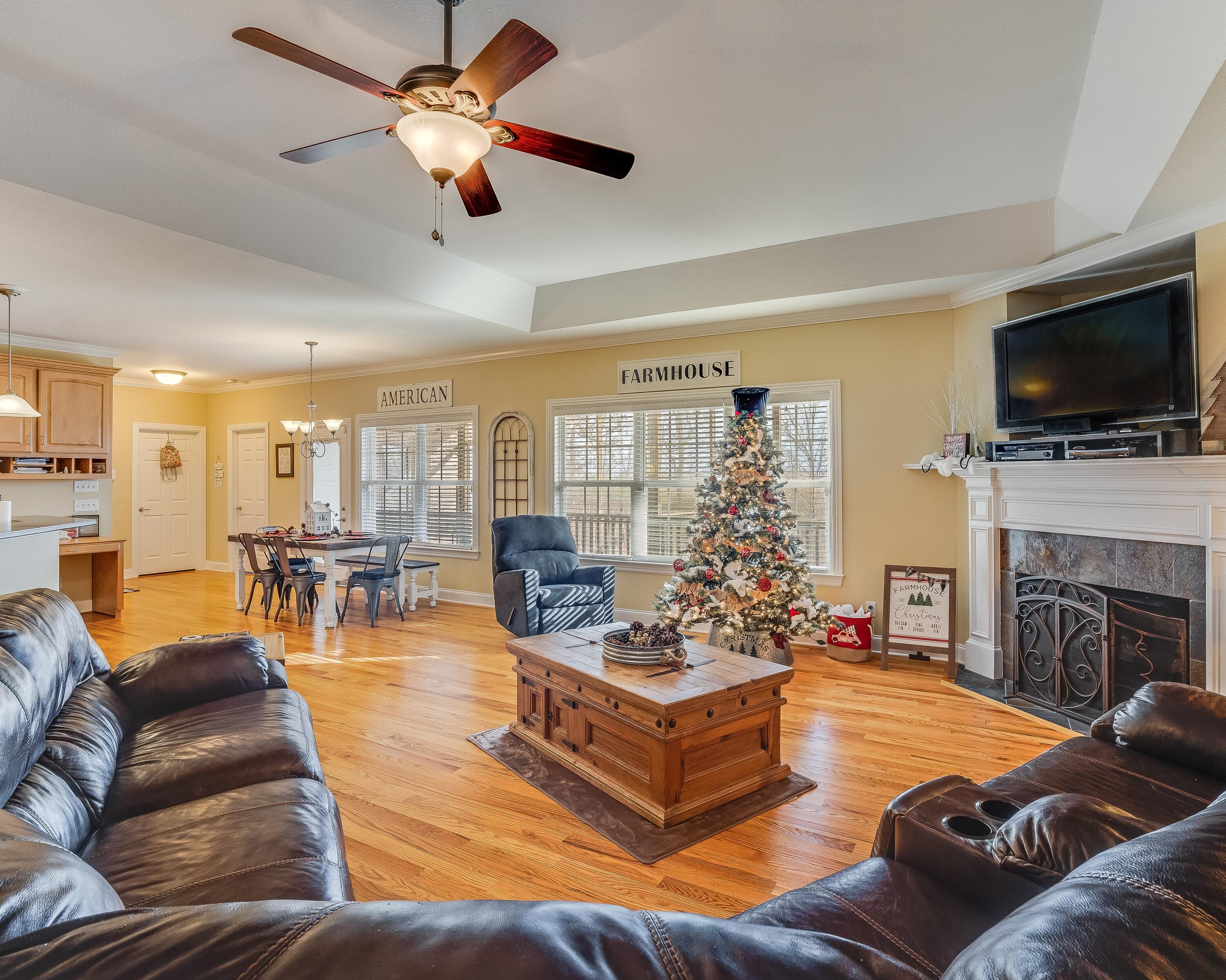 11 North Pointe Road Ringgold, GA 30736 - Photo 10 of 64 11npointchristmas-12