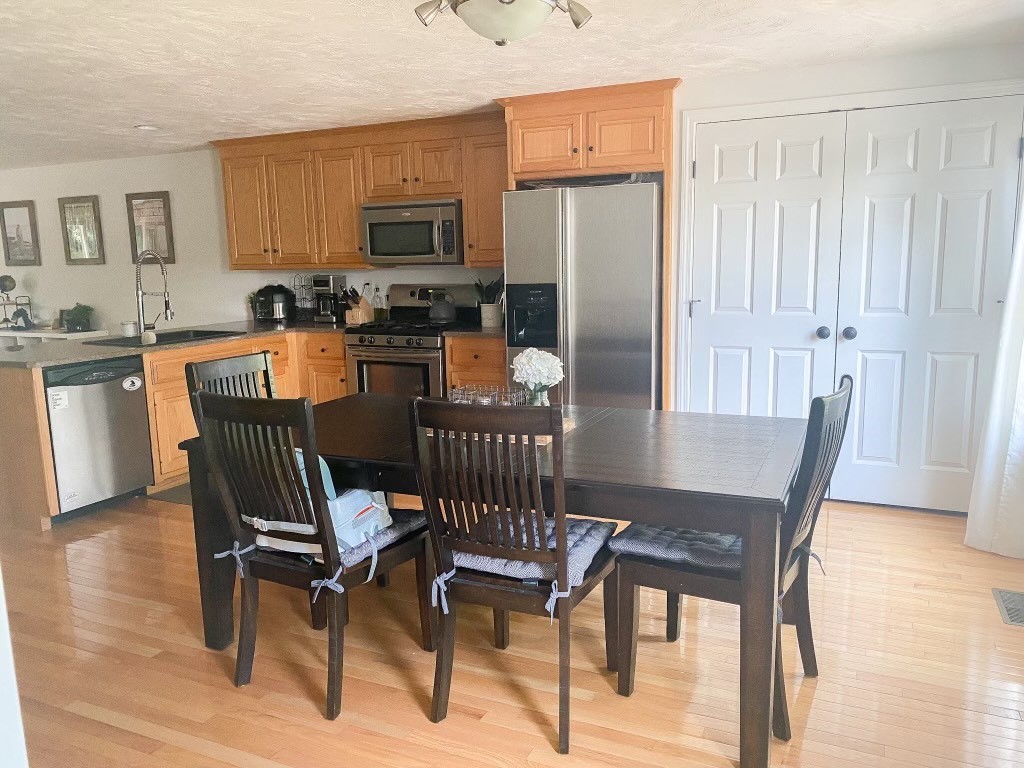 272 Cass Avenue, Unit 5 Woonsocket, RI 02895 - Photo 6 of 33 Gallery Image 6