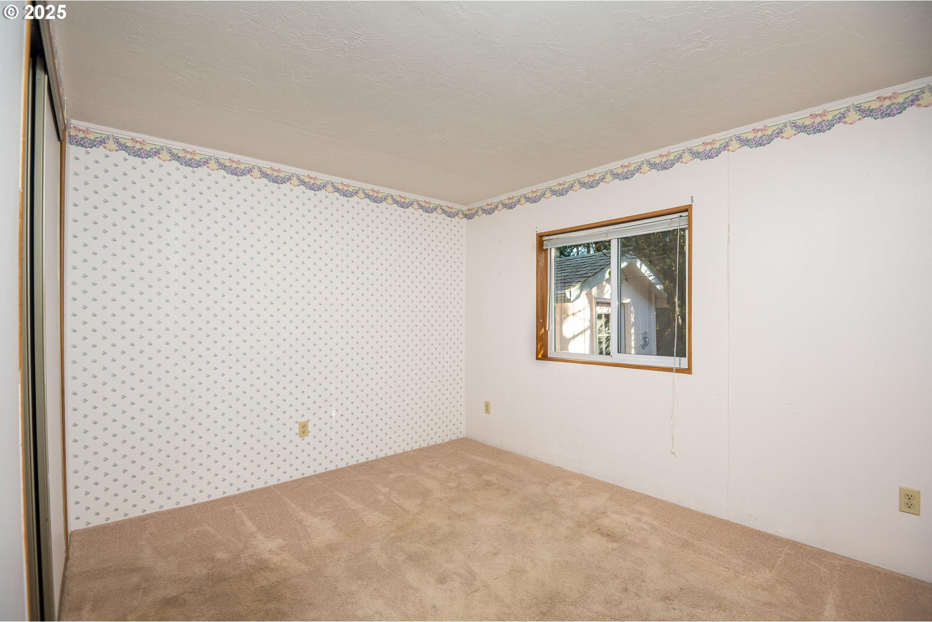 1601 Rhododendron Drive, Unit 694 Florence, OR 97439 - Photo 17 of 39 Bedroom