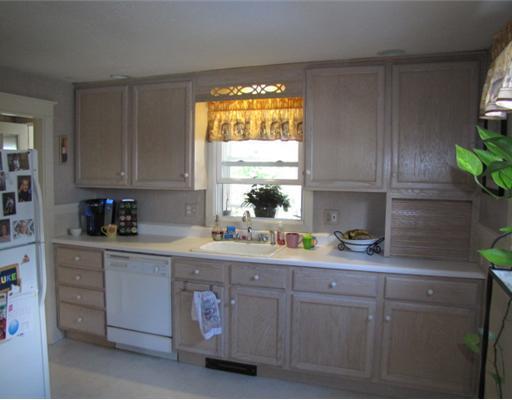 21 Colonial Road Portland, ME 04102 - Photo 3 of 14 Kitchen.