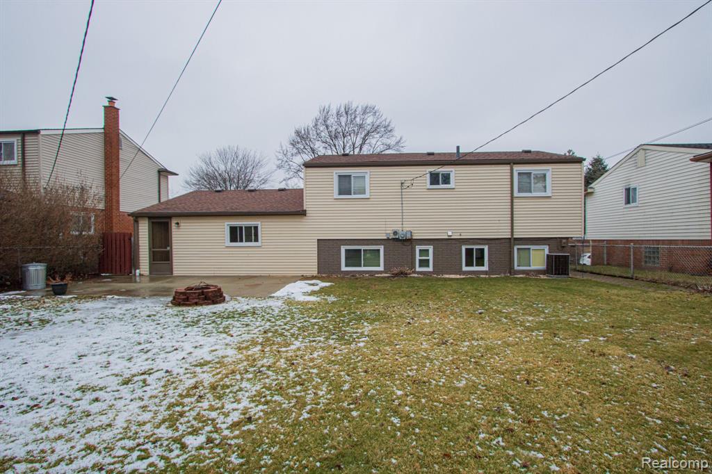 8358 Smethwick Road Sterling Heights, MI 48312 - Photo 32 of 34 Gallery Image 32