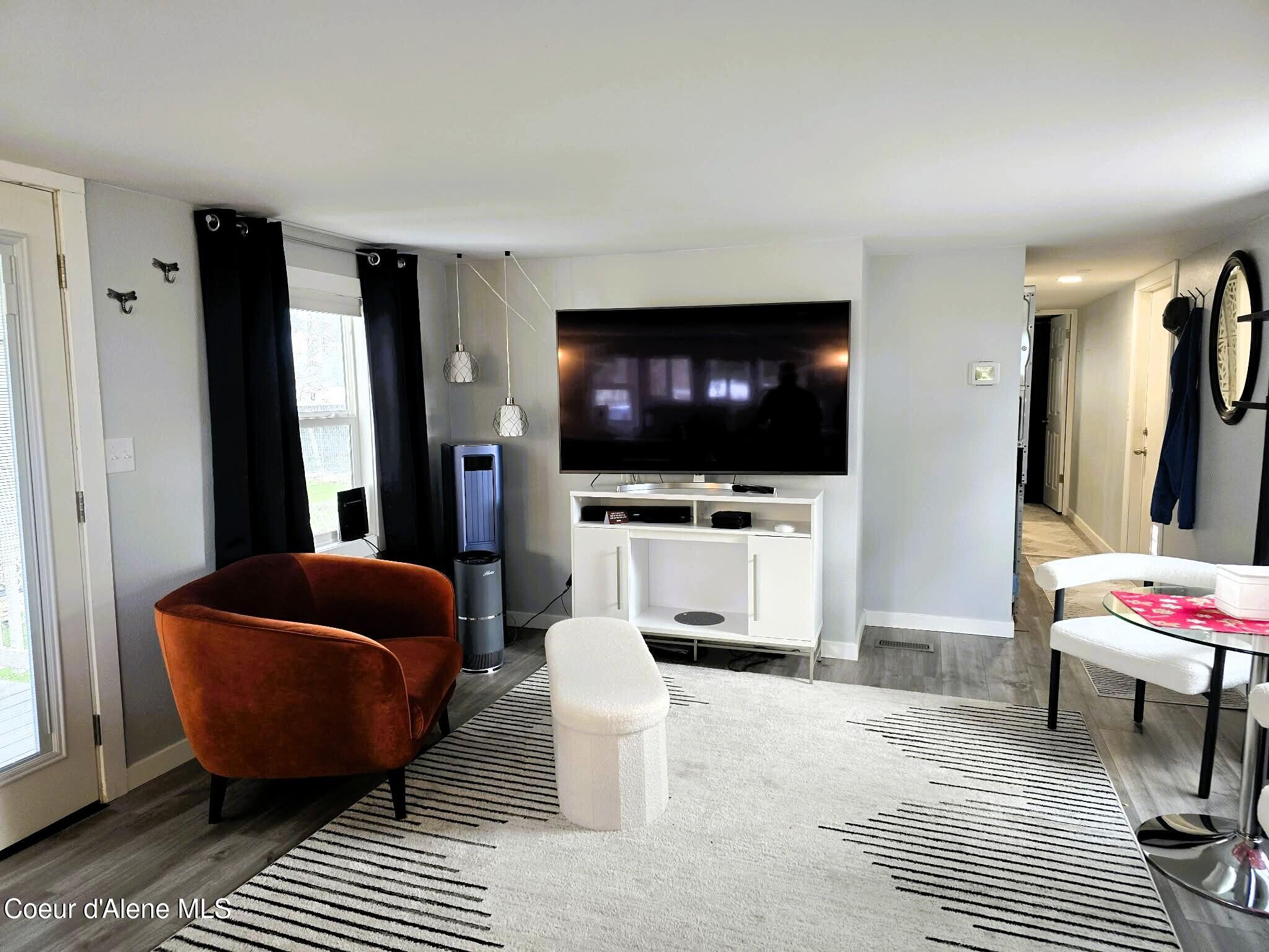 28 East Walrose Loop Hayden, ID 83835 - Photo 6 of 20 Living Room