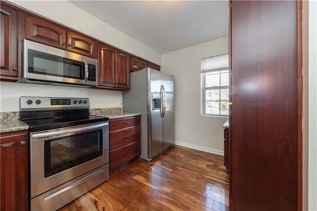 $289,900 | 305 Berrington Court, Bethel Park, PA 15102