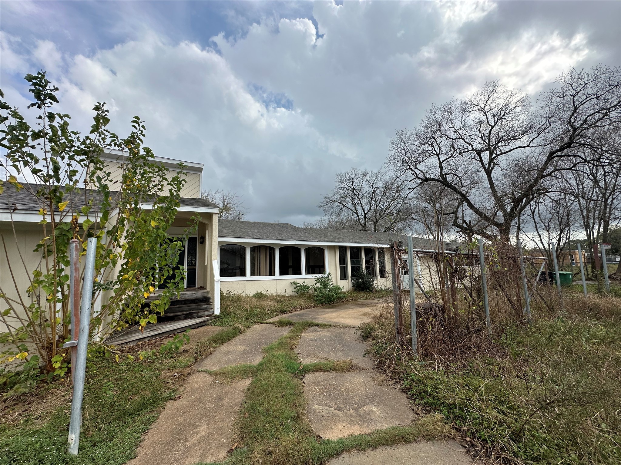 front view of house with a yard