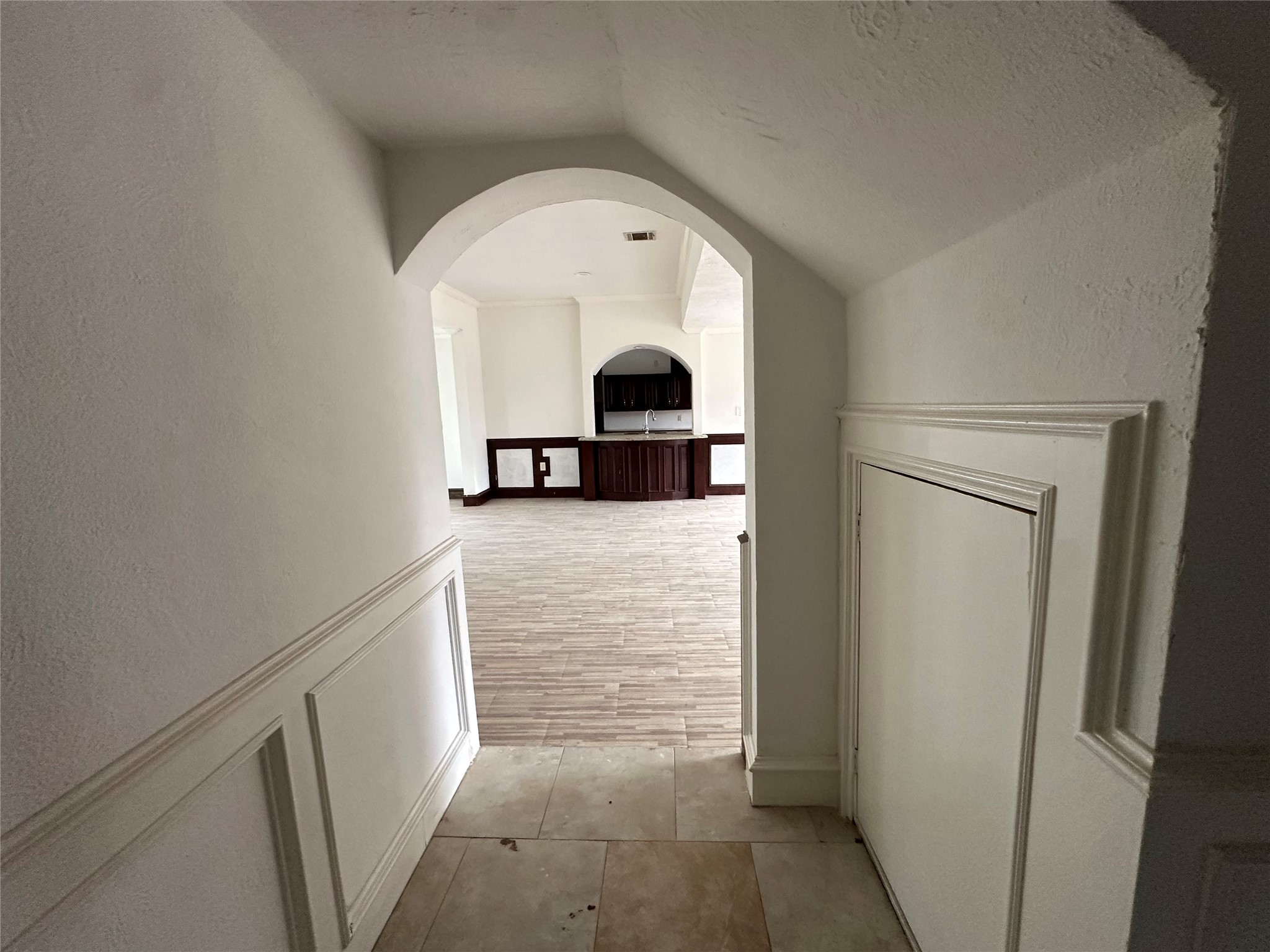 6121 Grace Lane Houston, TX 77021 - Photo 22 of 35 a view of entryway with a yard