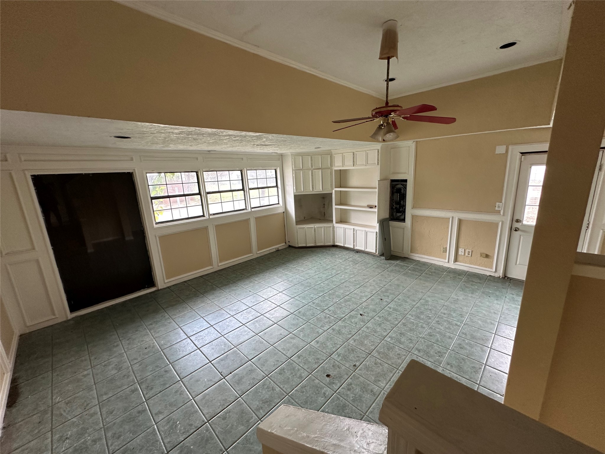 6121 Grace Lane Houston, TX 77021 - Photo 10 of 35 a view of empty room with a fireplace and window
