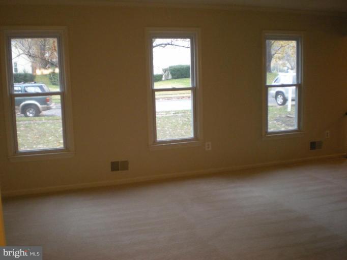 7920 Laural Valley Way Springfield, VA 22153 - Photo 11 of 23 Living Room #2