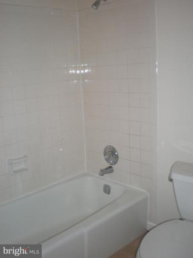 7920 Laural Valley Way Springfield, VA 22153 - Photo 12 of 23 Bath #1