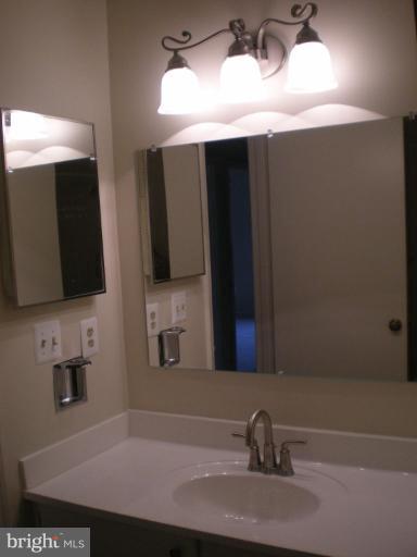 7920 Laural Valley Way Springfield, VA 22153 - Photo 13 of 23 Bath #2