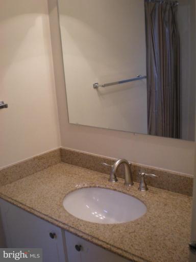 7920 Laural Valley Way Springfield, VA 22153 - Photo 17 of 23 Master Bath