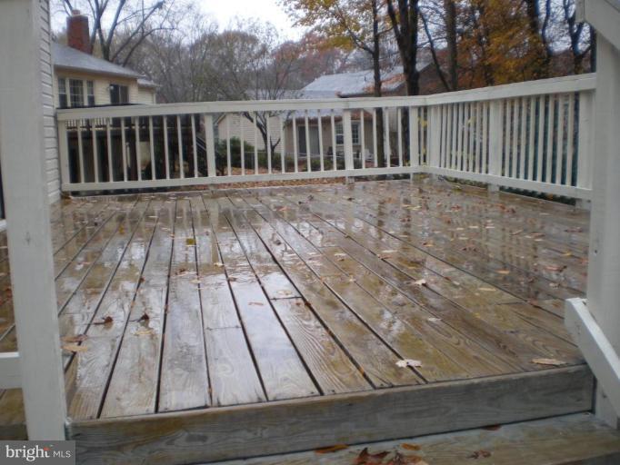 7920 Laural Valley Way Springfield, VA 22153 - Photo 19 of 23 Deck