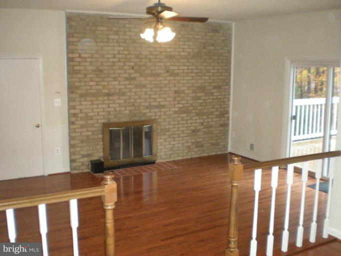 7920 Laural Valley Way Springfield, VA 22153 - Photo 5 of 23 Family Room