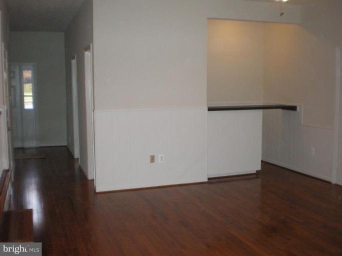 7920 Laural Valley Way Springfield, VA 22153 - Photo 6 of 23 Wet Bar
