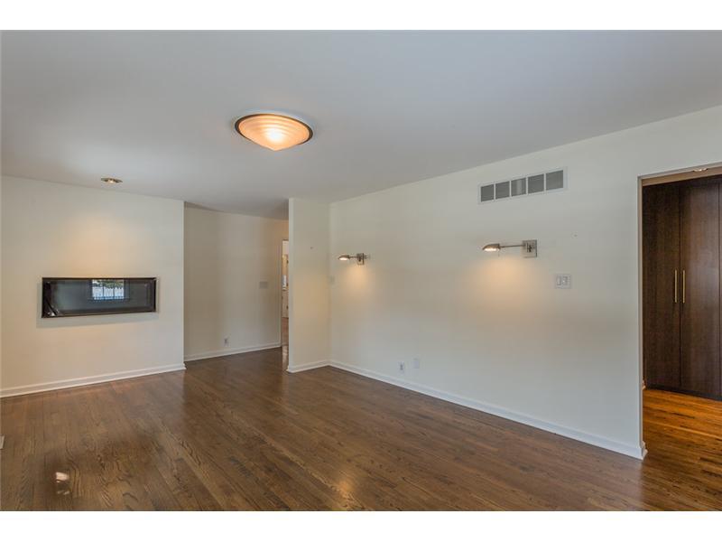 728 Round Hill Road Indianapolis, IN 46260 - Photo 13 of 24 Gallery Image 13