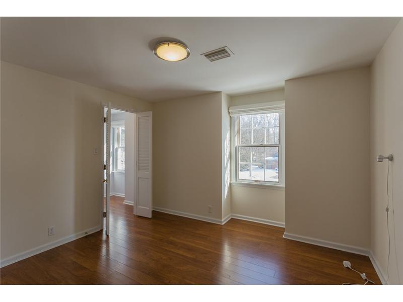 728 Round Hill Road Indianapolis, IN 46260 - Photo 15 of 24 Gallery Image 15