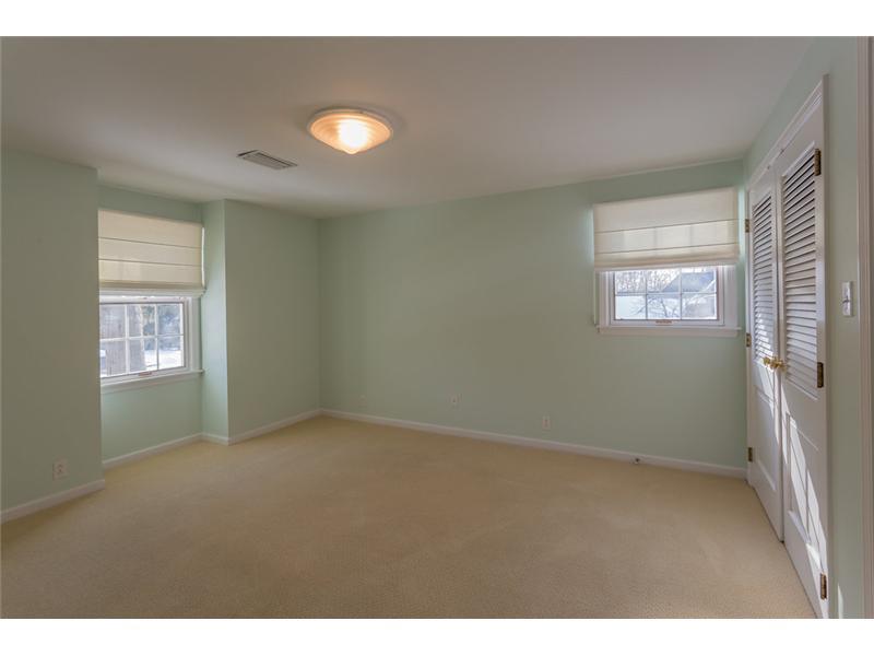 728 Round Hill Road Indianapolis, IN 46260 - Photo 16 of 24 Gallery Image 16