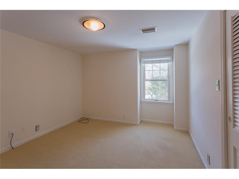 728 Round Hill Road Indianapolis, IN 46260 - Photo 17 of 24 Gallery Image 17