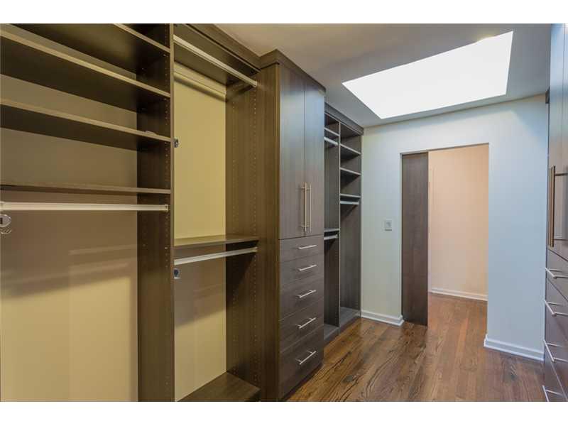 728 Round Hill Road Indianapolis, IN 46260 - Photo 19 of 24 Gallery Image 19