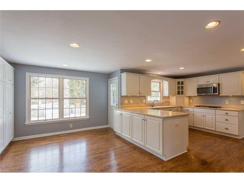 728 Round Hill Road Indianapolis, IN 46260 - Photo 2 of 24 Gallery Image 2