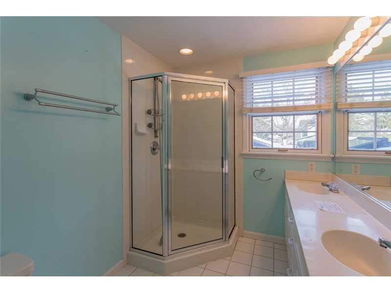 728 Round Hill Road Indianapolis, IN 46260 - Photo 24 of 24 Gallery Image 24