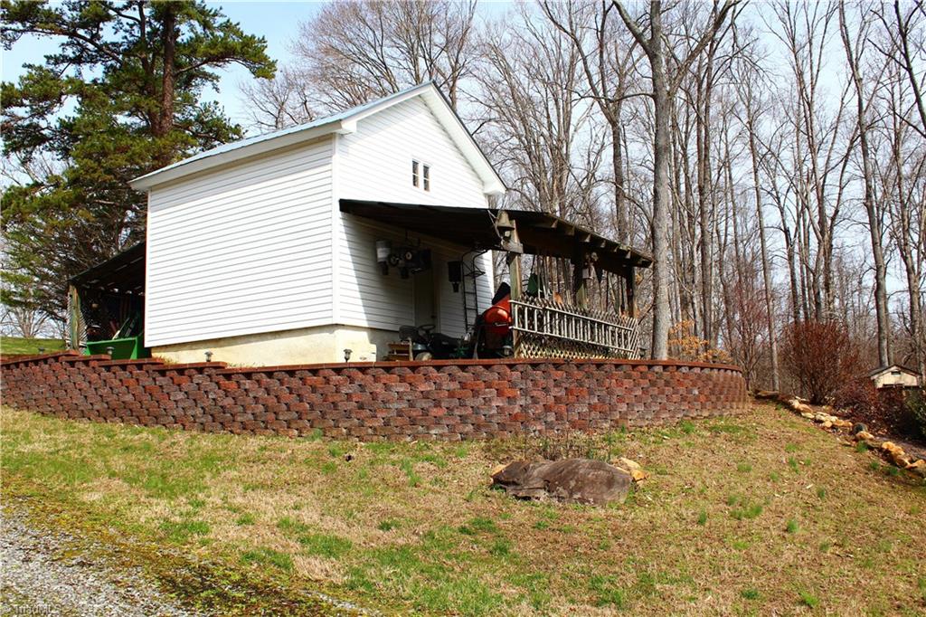 2045 Ray Loop Road Westfield, NC 27053 - Photo 4 of 30 Gallery Image 4