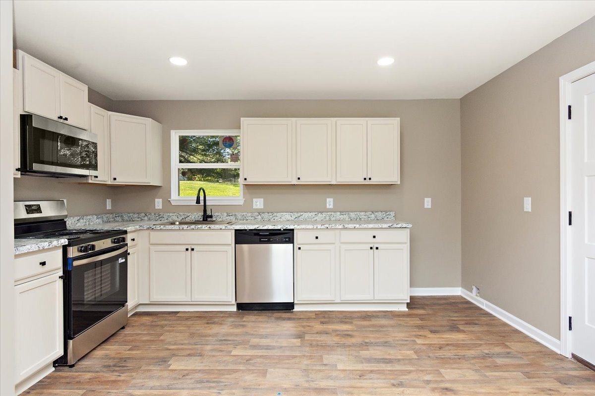 309 Rickenbacker Drive Tullahoma, TN 37388 - Photo 9 of 29