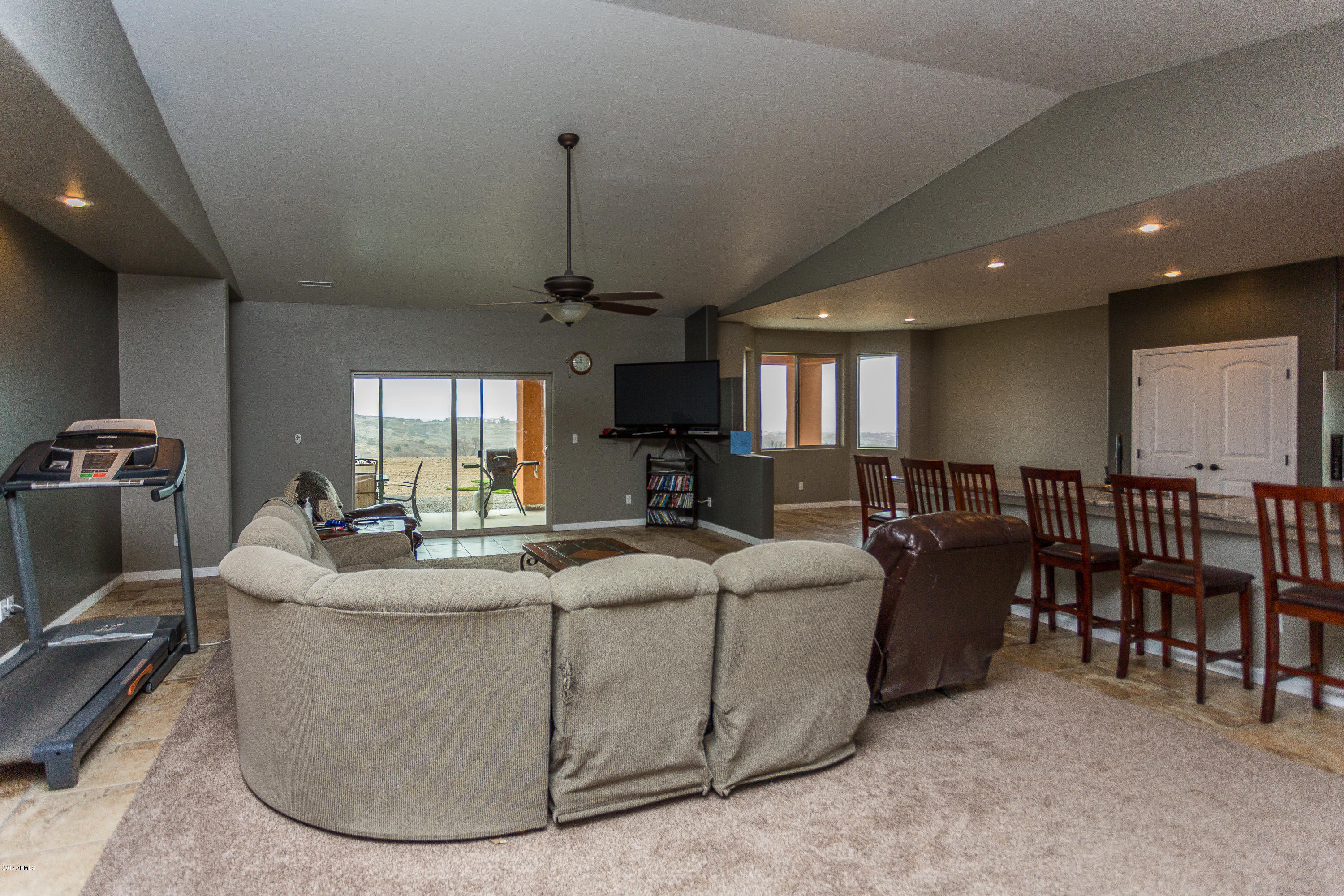 10690 Powerline Road Dewey, AZ 86327 - Photo 4 of 24 004_Living Room
