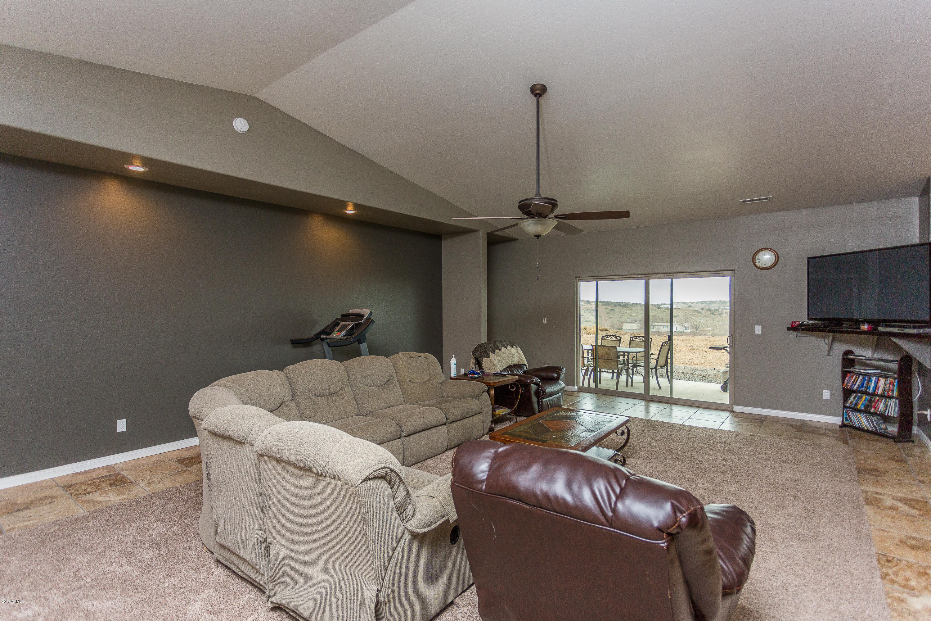 10690 Powerline Road Dewey, AZ 86327 - Photo 5 of 24 005_Living Room