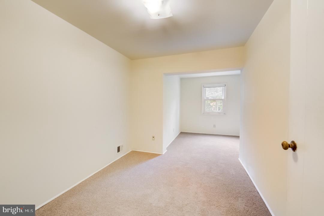 7310 Axton Street Springfield, VA 22151 - Photo 13 of 28