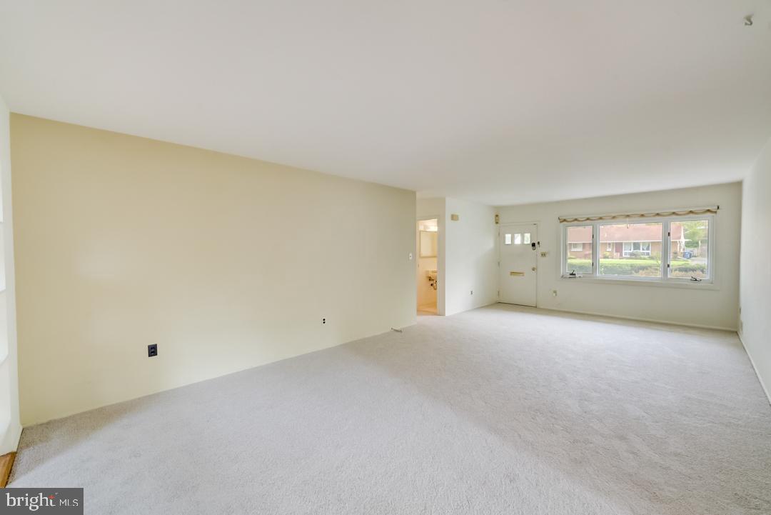 7310 Axton Street Springfield, VA 22151 - Photo 5 of 28