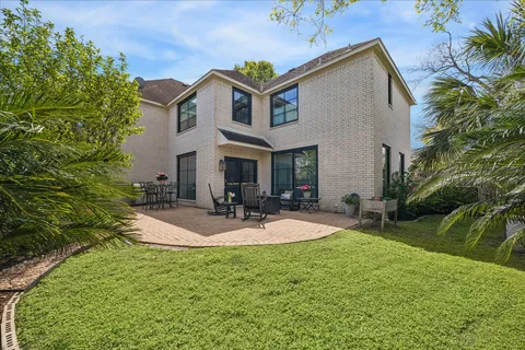 a house view with a outdoor space