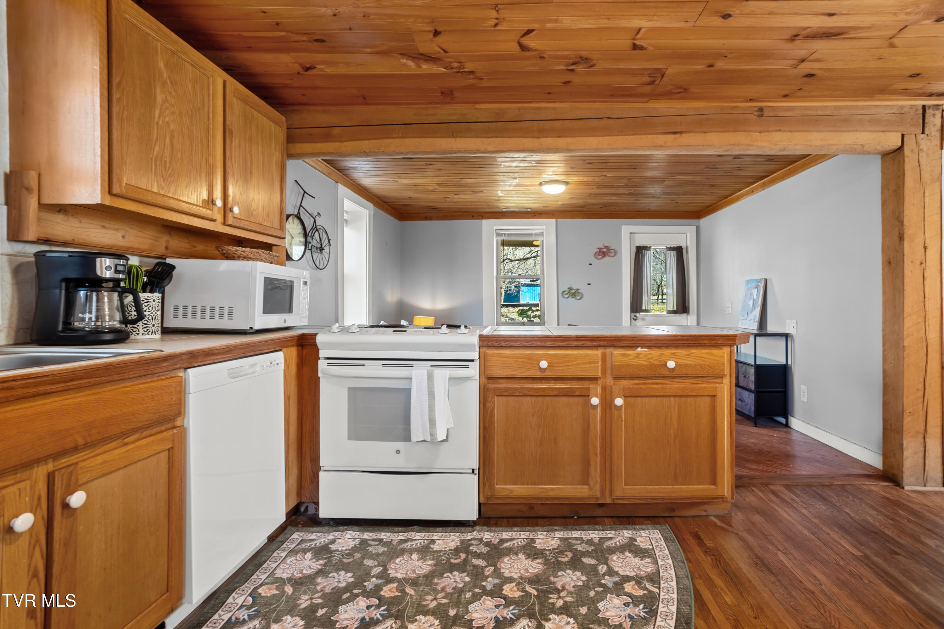 338 Whistlestop Road Damascus, VA 24236 - Photo 15 of 44 177A9995-HDR_1