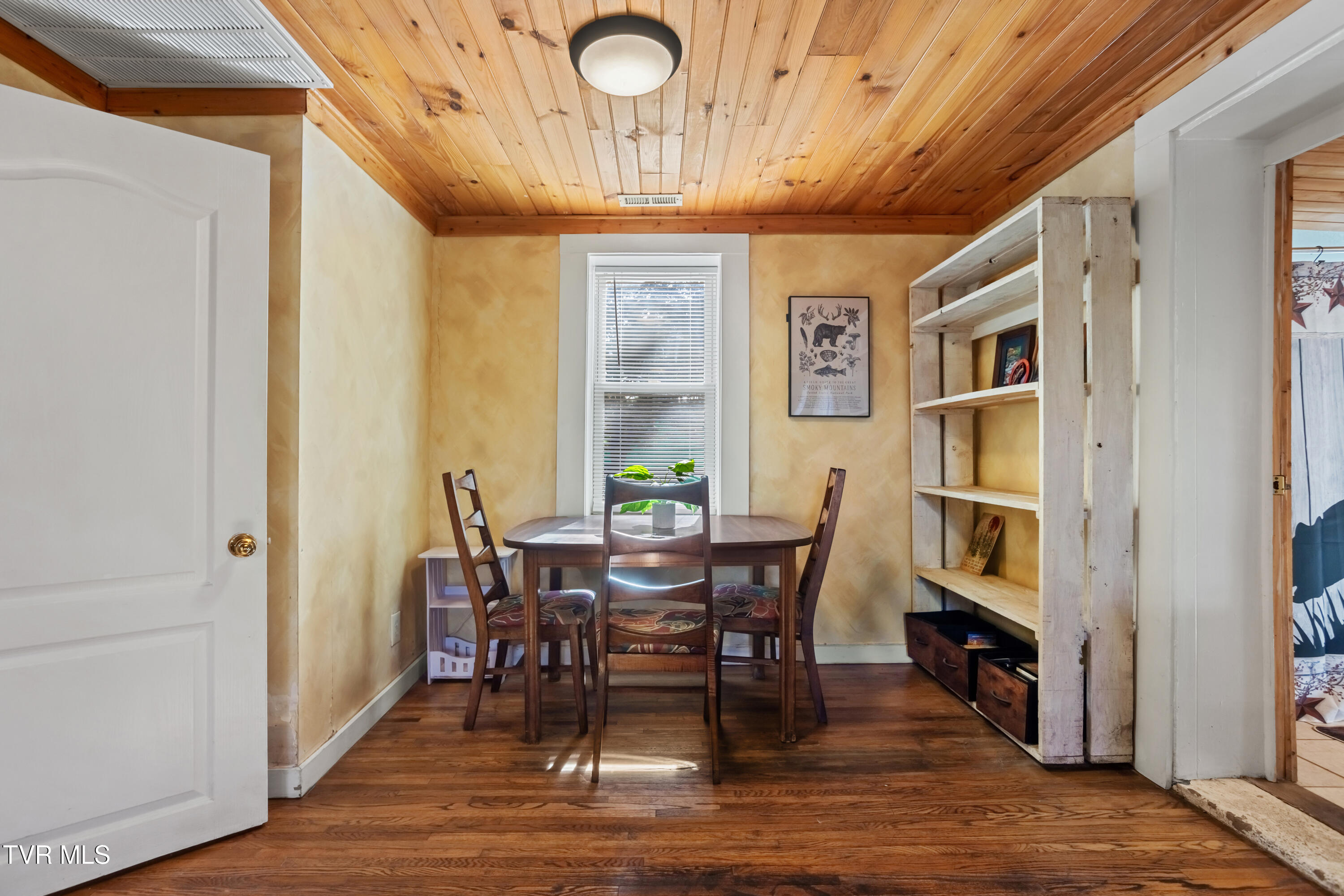 338 Whistlestop Road Damascus, VA 24236 - Photo 20 of 44 177A9963-HDR_1