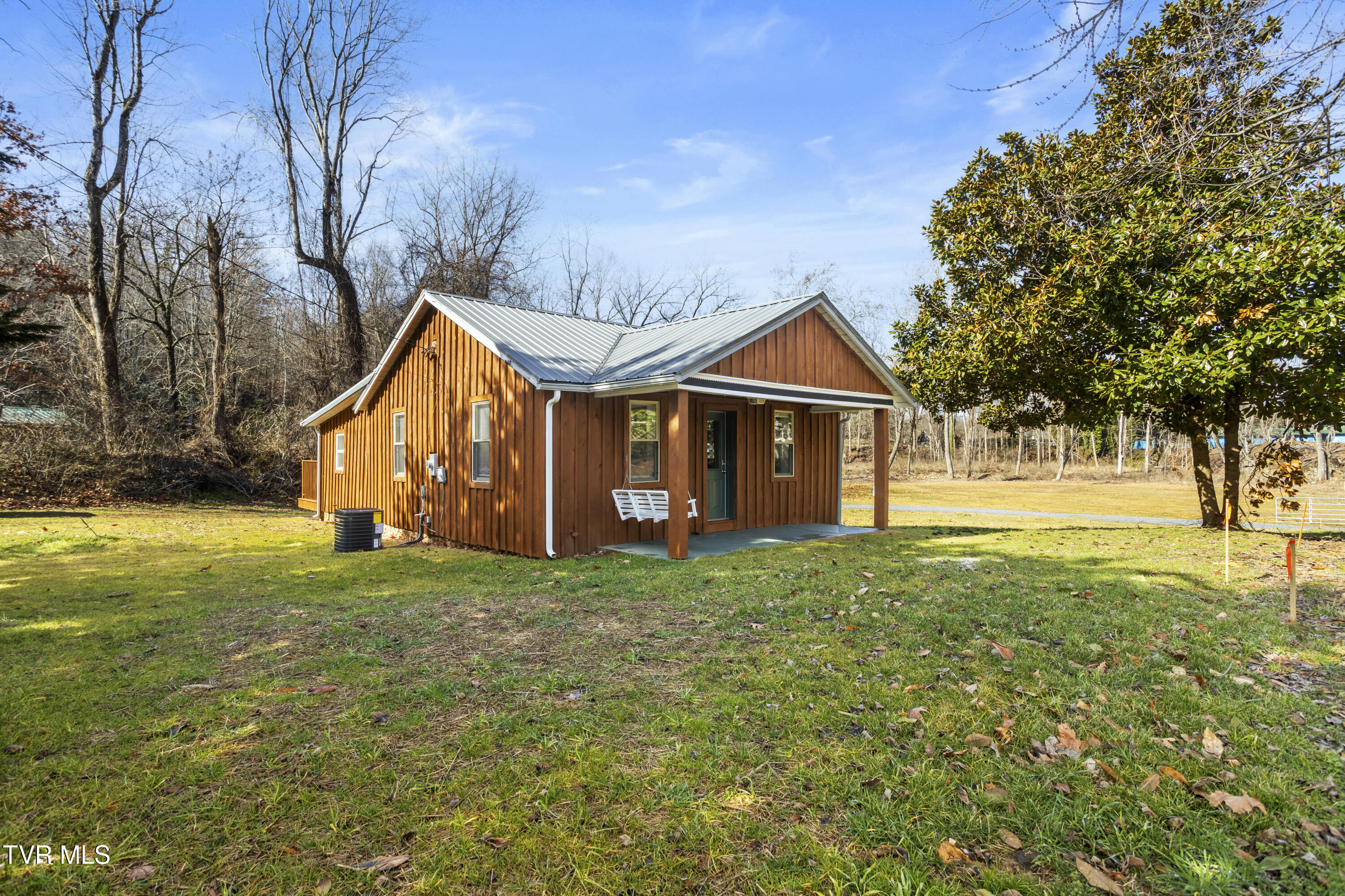 338 Whistlestop Road Damascus, VA 24236 - Photo 2 of 44 177A0064-HDR_1