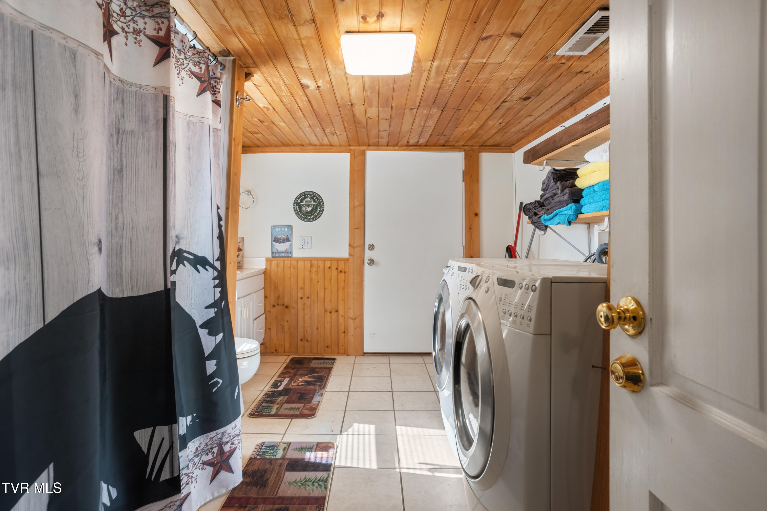 338 Whistlestop Road Damascus, VA 24236 - Photo 27 of 44 177A9971-HDR_1
