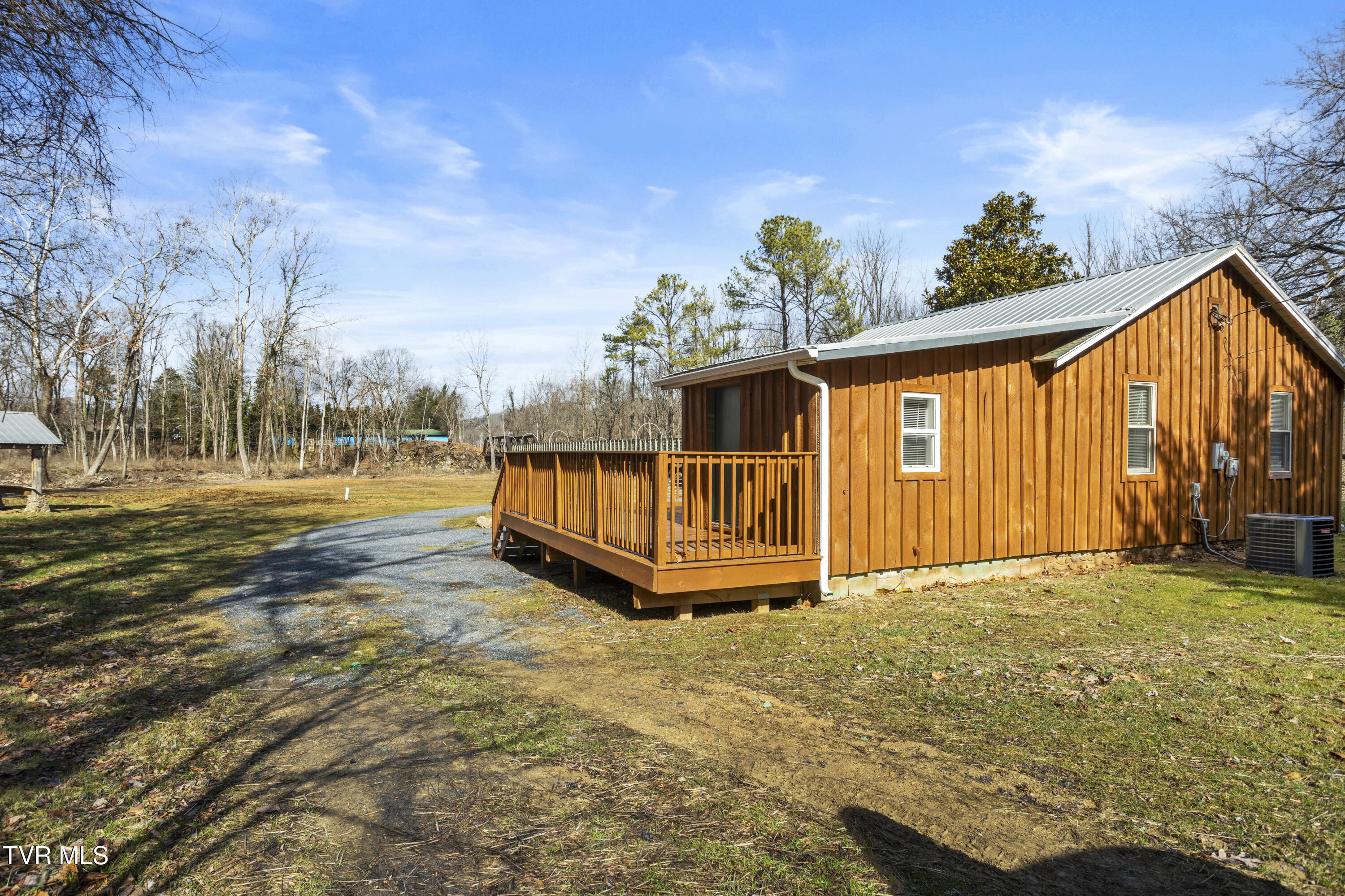 338 Whistlestop Road Damascus, VA 24236 - Photo 6 of 44 177A0056-HDR_1