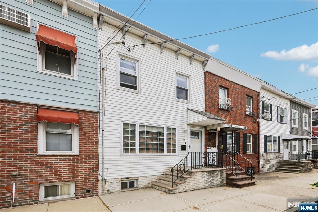 63 Garrison Street Newark, NJ 07105 - Photo 4 of 40
