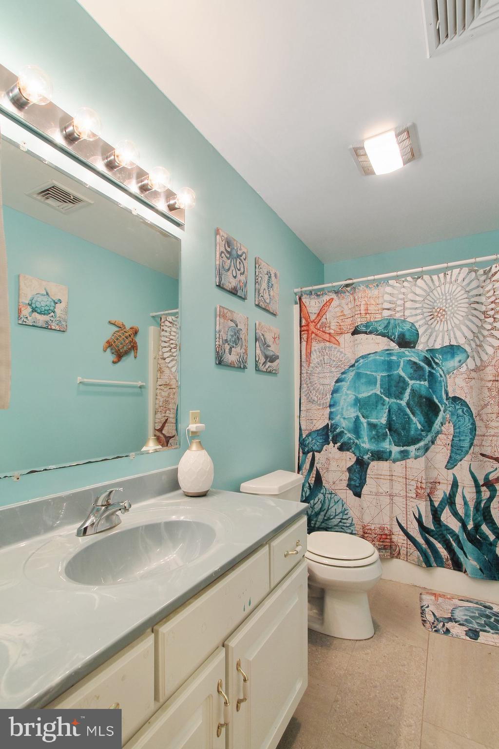 60 Evans Road Kutztown, PA 19530 - Photo 20 of 27 Full Bathroom2