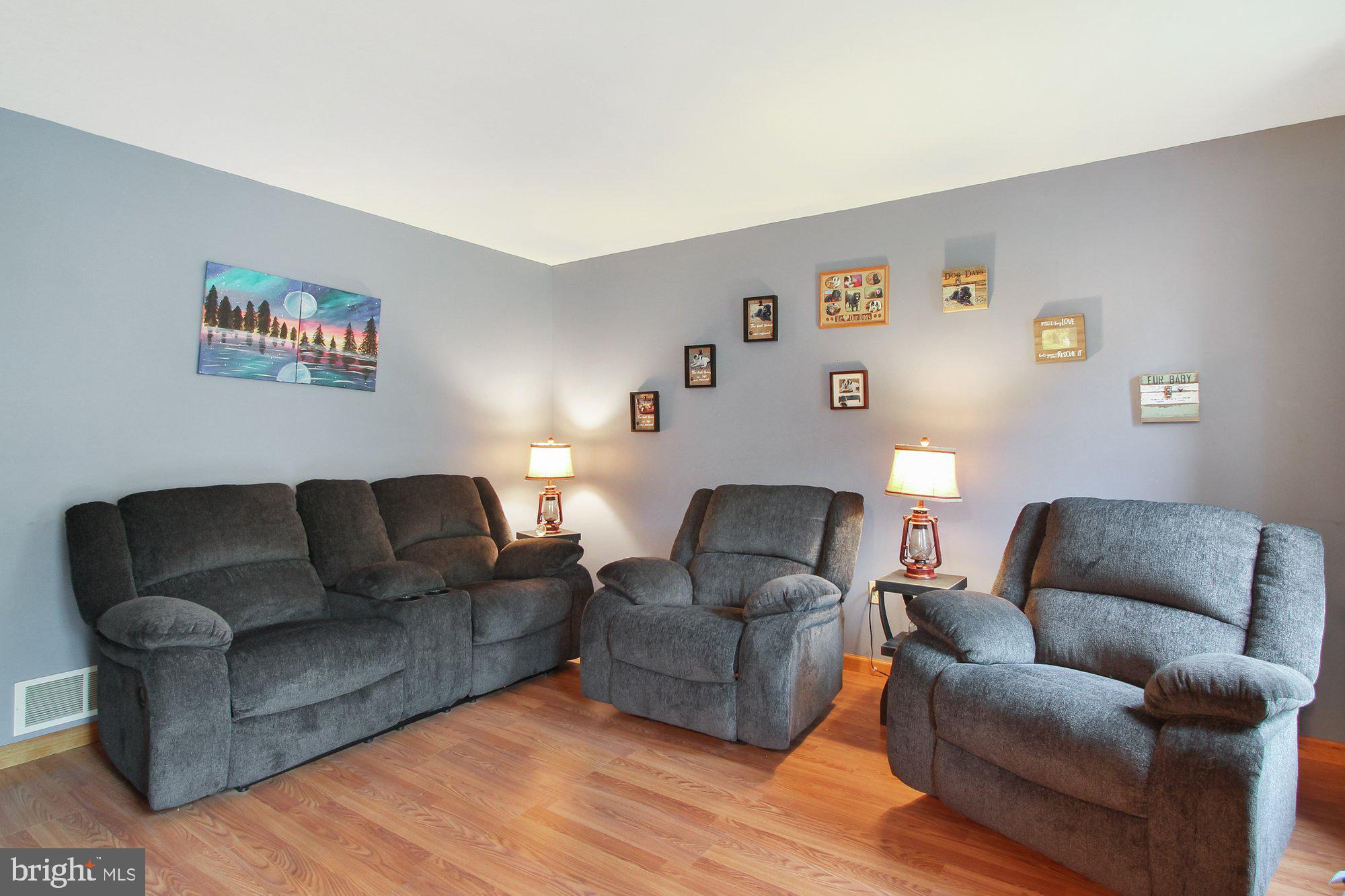60 Evans Road Kutztown, PA 19530 - Photo 8 of 27 Living Room