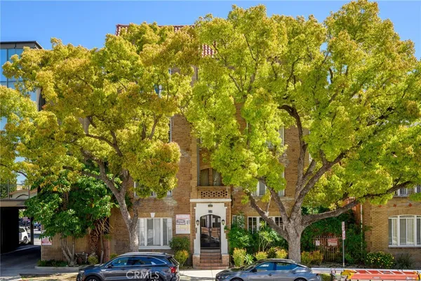 $1,625 | 228 South Kenwood Street, Unit 107, Glendale, CA 91205